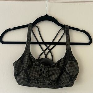 Lululemon sports bra